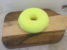 Load image into Gallery viewer, 3D donut bath bomb mould