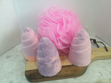 Load image into Gallery viewer, Bath bombs - Unicorn horn bath bomb