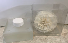 Load image into Gallery viewer, Sola Tuscany flower diffuser