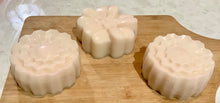 Load image into Gallery viewer, Loofah soap