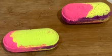 Load image into Gallery viewer, Chill pill bath bomb