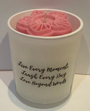 Load image into Gallery viewer, Mother’s Day candles with flower top