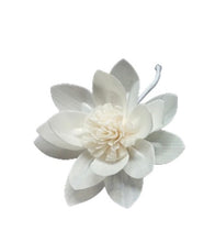 Load image into Gallery viewer, Sola Tuscany flower diffuser