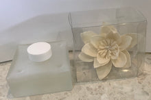 Load image into Gallery viewer, Sola Tuscany flower diffuser