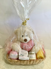 Load image into Gallery viewer, Valentine’s Day pamper gift basket