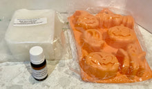 Load image into Gallery viewer, Halloween soap kit -