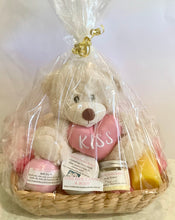 Load image into Gallery viewer, Valentine’s Day pamper gift basket