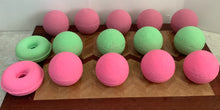 Load image into Gallery viewer, Bath bombs - round