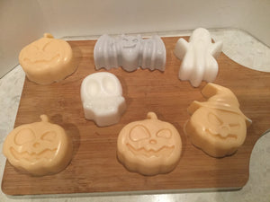 Halloween soap kit -