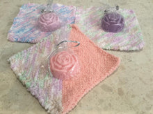 Load image into Gallery viewer, Chenille Face washer &amp; rose soap set