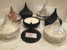 Load image into Gallery viewer, Hershey kisses Soy wax Candles- 200 gms