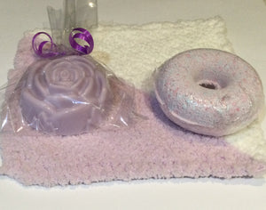 Chenille Face washer & rose soap set