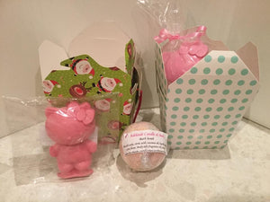 Hello kitty gift pack. Soap and bath bomb.
