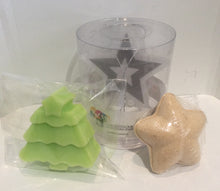 Load image into Gallery viewer, Christmas tree and star gift pack, including soap, bath bomb and a light up changing colour Christmas star