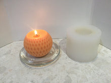 Load image into Gallery viewer, Lattice style round candle silicone mould