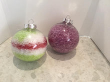 Load image into Gallery viewer, Bath salts - Christmas themed