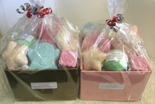 Load image into Gallery viewer, Bath bomb gift box.
