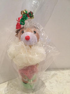 Christmas reindeer gift pack - reindeer loofah, bathbomb and snowflake soap